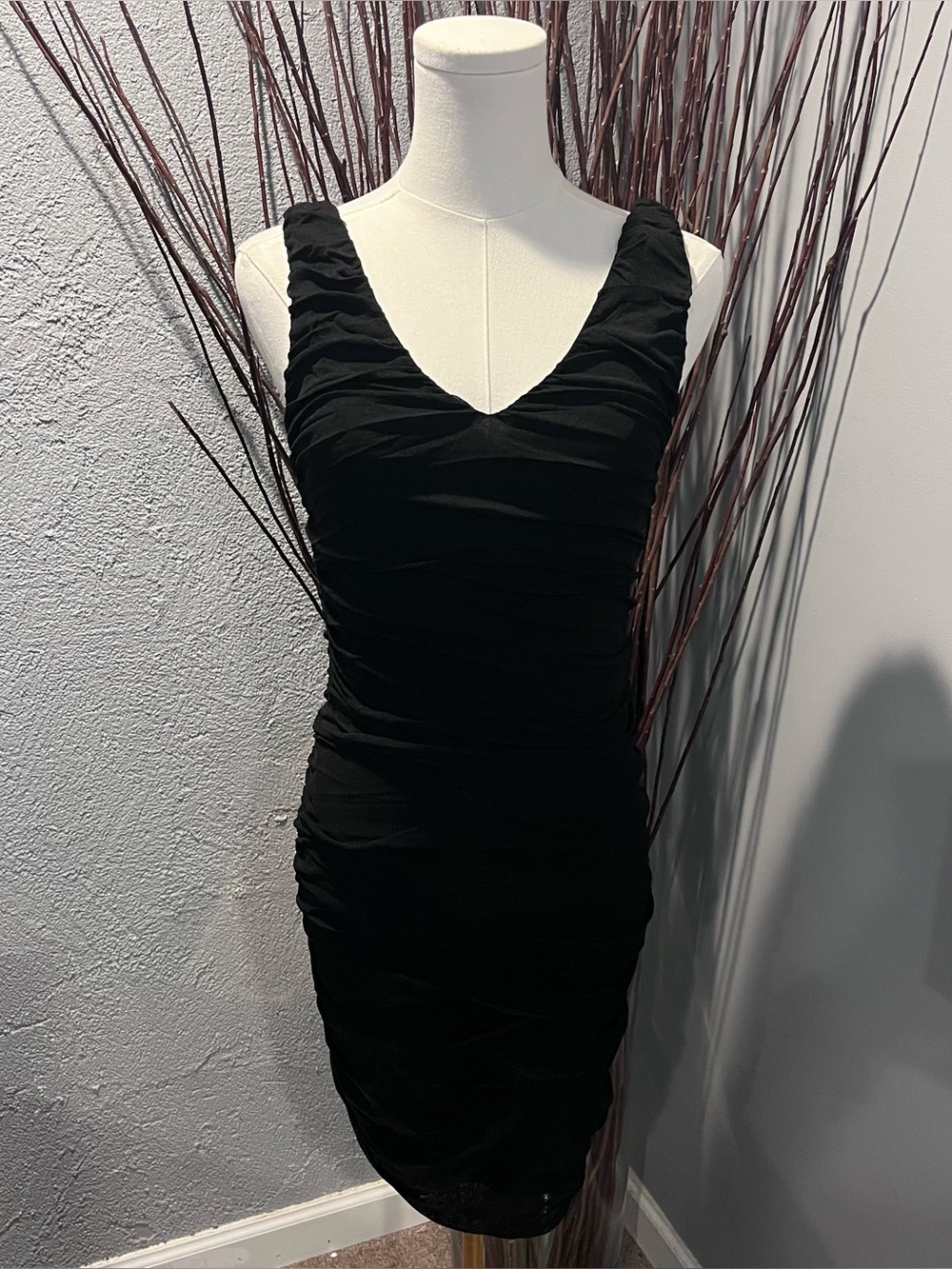 🌺EXPRESS BLACK RUCHED BODY CON MINI DRESS SIZE MEDIUM🌺